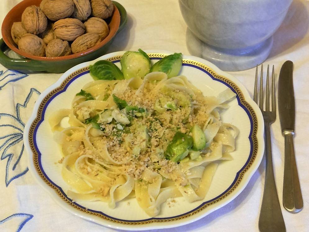 Tagliatelle con platessa e cavolini