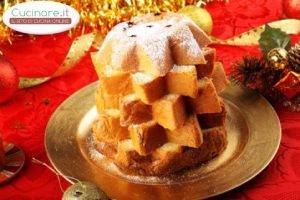 alberelli di pandoro con crema pasticcera e ribes