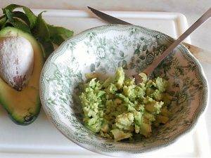 Guacamole preparazione 8