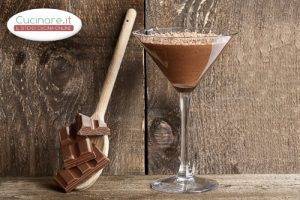 mousse_al_cioccolato_fondente_caffe_e_granella_di_nocciole