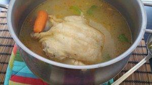 Brodo di pollo o di gallina