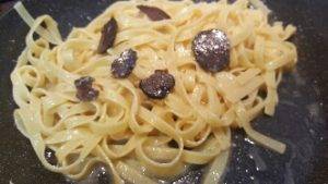 Tagliatelle al tartufo preparazione 9