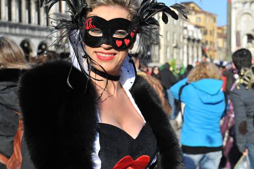 A carnevale ogni scherzo vale, storia e origini di questa festa