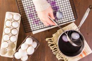 Uova sode decorate per Pasqua, coloriamo la tavola! preparazione 4