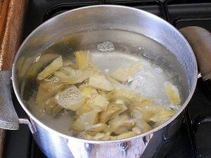 Carciofi al forno, prepariamo un contorno sfizioso preparazione 1