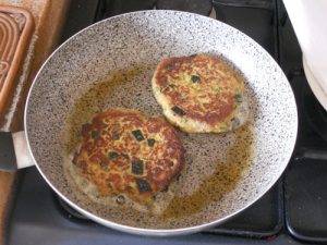 Hamburger di Zucchine, un piacevole secondo di verdure preparazione 13