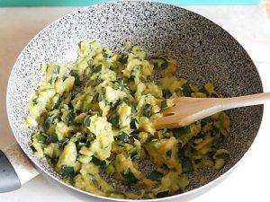 Hamburger di Zucchine, un piacevole secondo di verdure preparazione 4