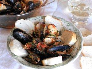 Cozze e vongole alla marinara: ricetta golosa! preparazione 8