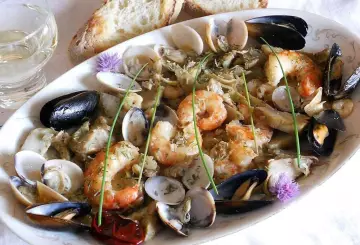 GAMBERI E FRUTTI DI MARE ALLA ROMANA