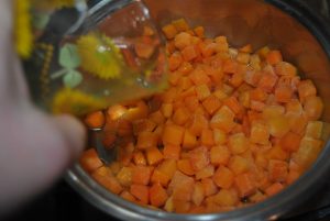 Crostata di zucca salata, una sfiziosa torta rustica preparazione 0