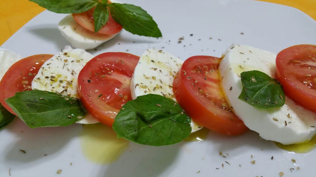 Insalata caprese, i colori e i sapori dell'italia