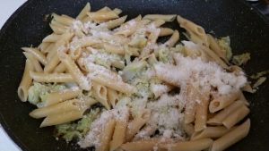 Pasta con la verza, il piatto ideale anche per i vegetariani preparazione 6