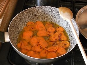 Risotto alle carote, un primo piatto sano e gustoso preparazione 3