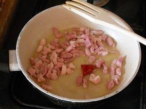 Spaghetti alla amatriciana, la ricetta originale preparazione 1