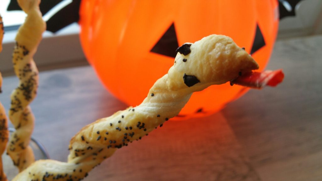 Grissini di pasta sfoglia per halloween