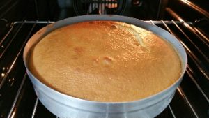 Torta margherita, il dolce della cucina povera preparazione 8