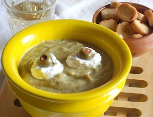 Vellutata di cavolfiore con occhietti di halloween preparazione 12