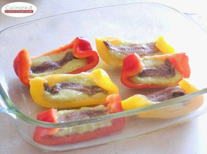 Barchette di Peperoni con crema di Zucchine alla Menta e Acciughe preparazione 6