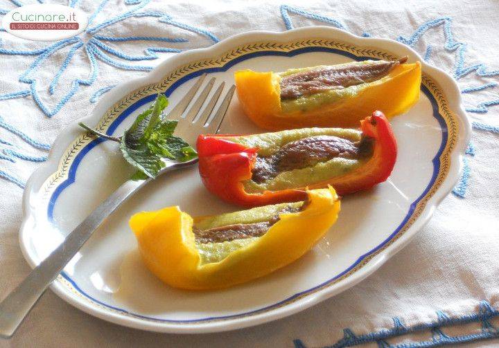 Barchette di Peperoni con crema di Zucchine alla Menta e Acciughe preparazione 10