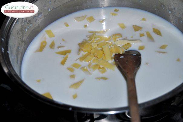 Bucatini al latte e formaggi preparazione 2