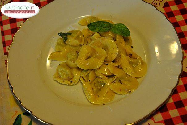 Cappelletti Origano e Grana preparazione 4