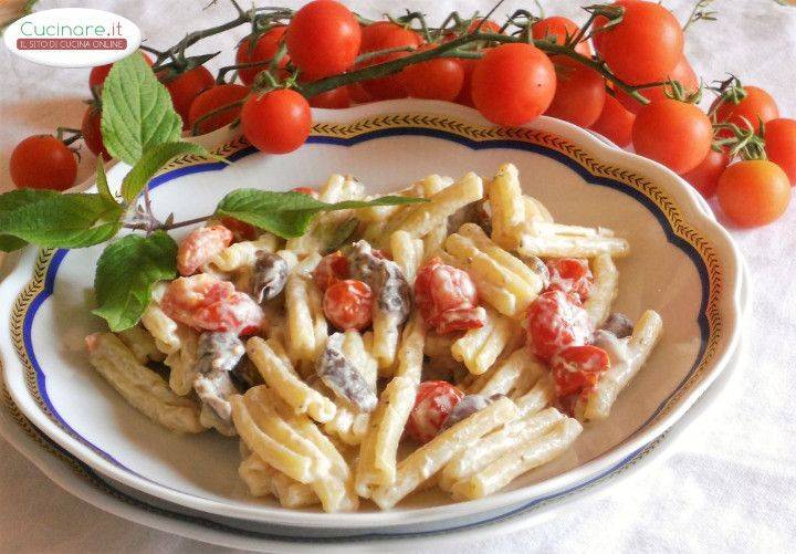 Caserecce con Caprino, Olive piccanti e Pomodorini grigliati preparazione 9