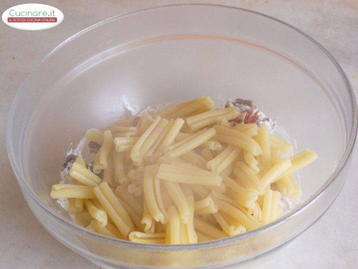 Caserecce con Caprino, Olive piccanti e Pomodorini grigliati preparazione 7