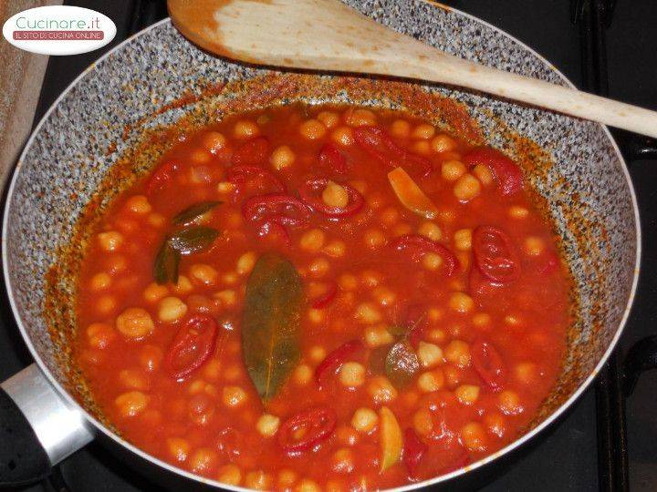 Ceci in umido al rosso con Mirto, Alloro e Peperoncino rosso preparazione 7