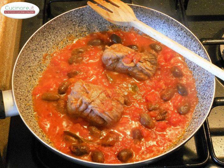 Fagottini di Manzo al Sugo con Olive piccanti preparazione 6