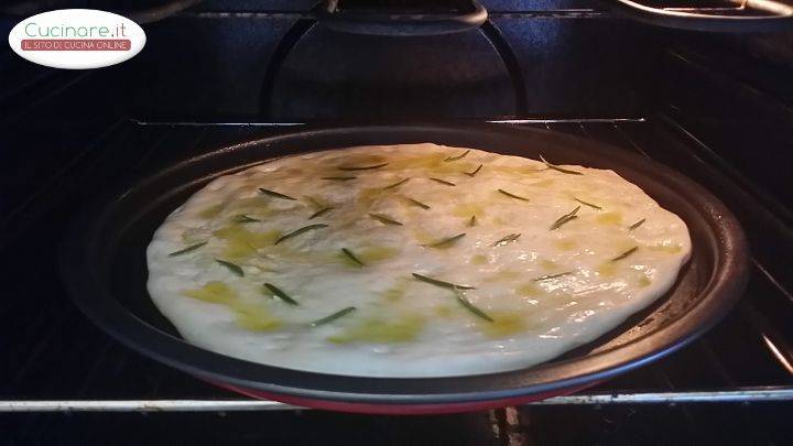 Focaccia al Rosmarino preparazione 7