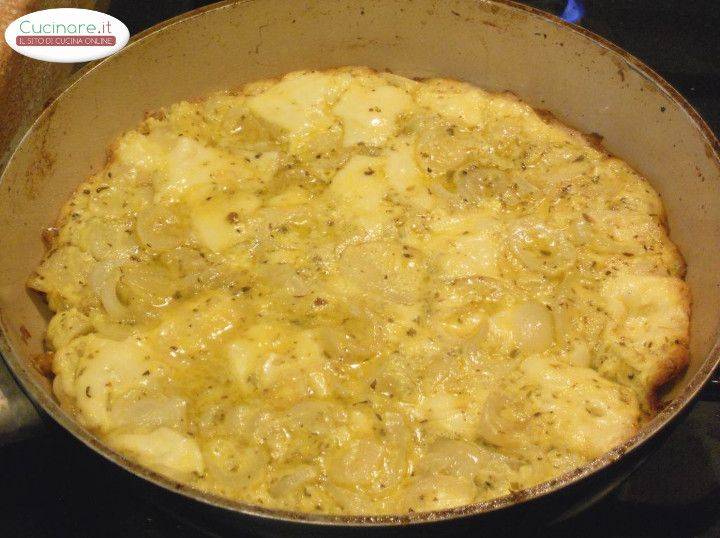 Frittata filante al Maasdammer con Cipollotti croccanti e Origano preparazione 12