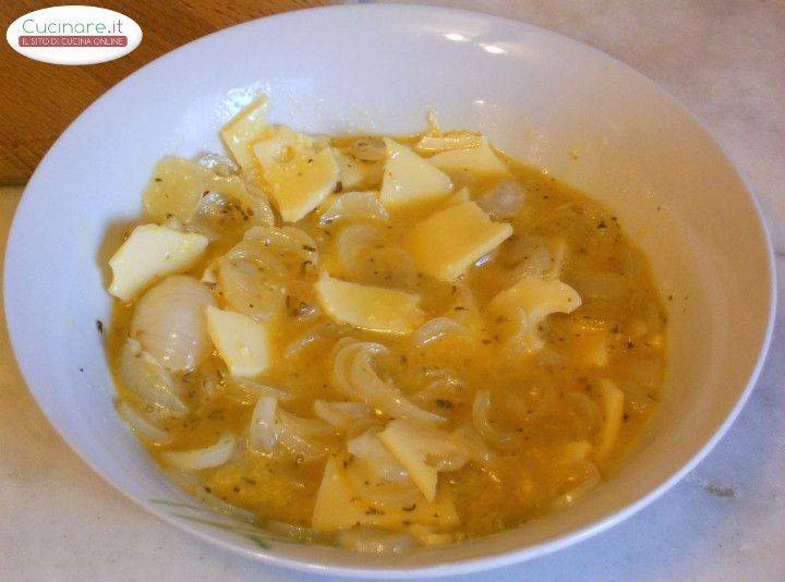 Frittata filante al Maasdammer con Cipollotti croccanti e Origano preparazione 9