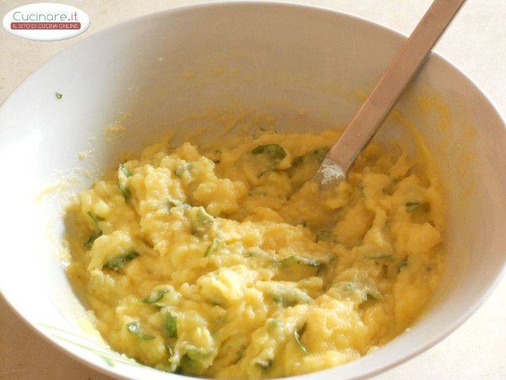 Frittelle di Patate al Basilico e Pecorino romano preparazione 4