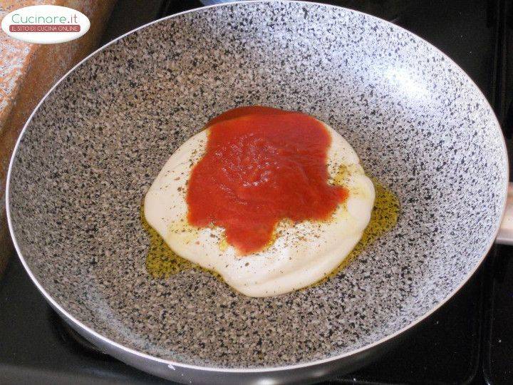 Gnocchetti sardi in rosa con granella di arachidi preparazione 7