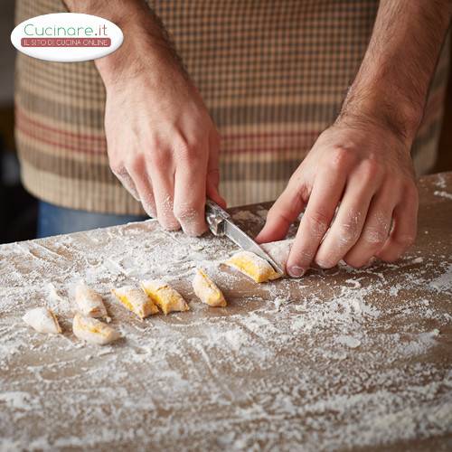 Gnocchi di carote con pomodoro e besciamella preparazione 14