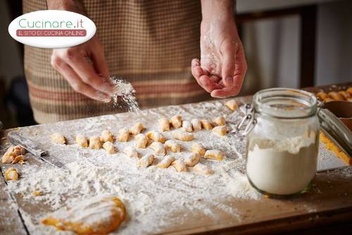 Gnocchi di carote con pomodoro e besciamella preparazione 15