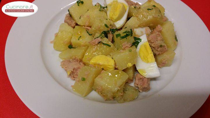 Insalata di patate con tonno preparazione 5