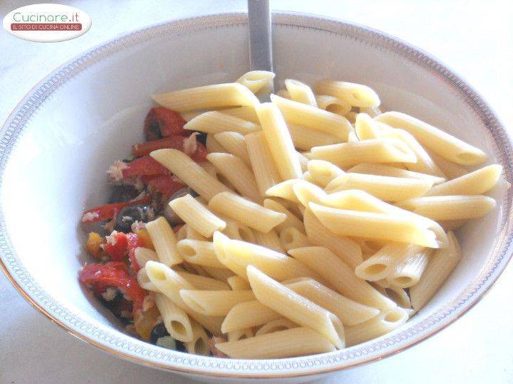 Insalata fredda di Penne al Tonno preparazione 5