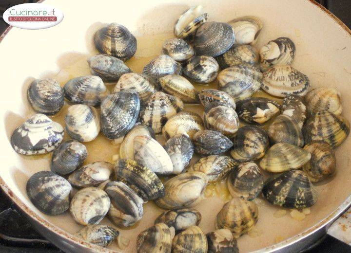 Linguine al Pesto di Broccoli con le Vongole veraci preparazione 4