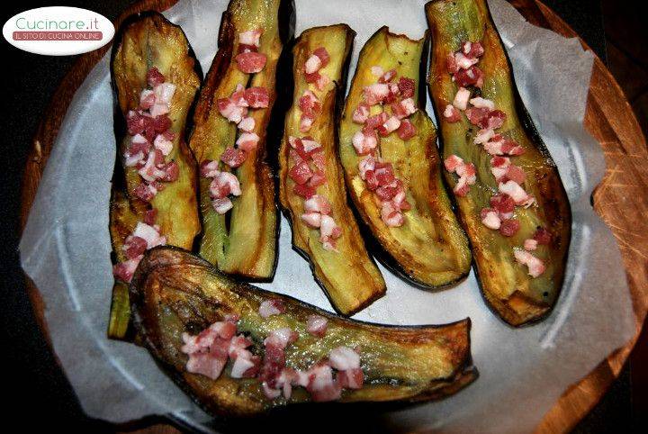 Melanzane a Barchetta con Ripieno di Scamorza e Pancetta preparazione 15