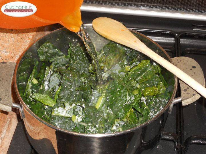 Minestra rustica di cavolo nero, lenticchie rosse e mirto preparazione 5