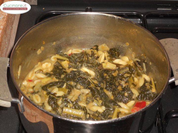 Minestra rustica di cavolo nero, lenticchie rosse e mirto preparazione 8