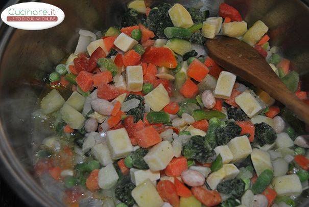 Ricetta Minestrone di Verdure preparazione 2