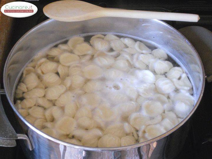 Orecchiette alla Curcuma con Verdure grigliate e gratinate preparazione 0