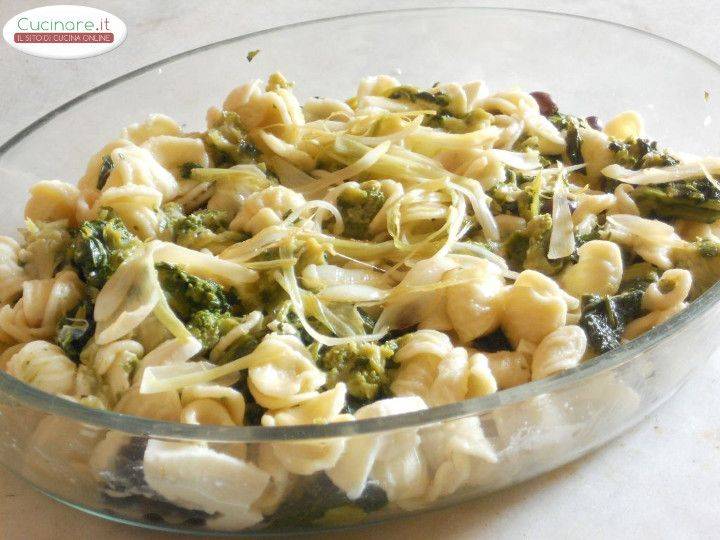 Orecchiette e Cime di rapa al forno filanti con Mozzarella e Olive preparazione 8