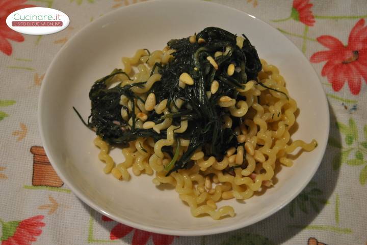 Pasta con agretti e speck preparazione 4