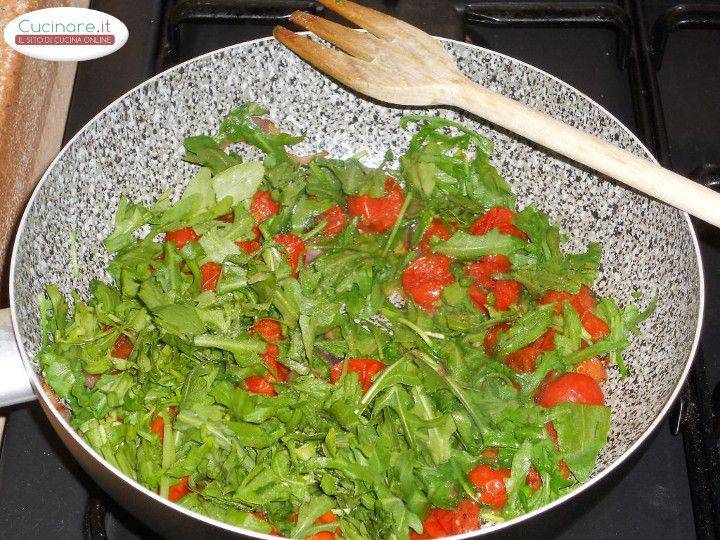 Pasta con Rucola, Pomodorini grigliati e Pecorino sardo preparazione 3