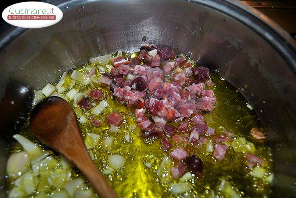 Pasta e patate con la provola preparazione 2