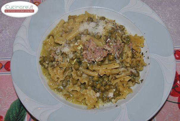 Pasta e piselli con uova e pancetta preparazione 4