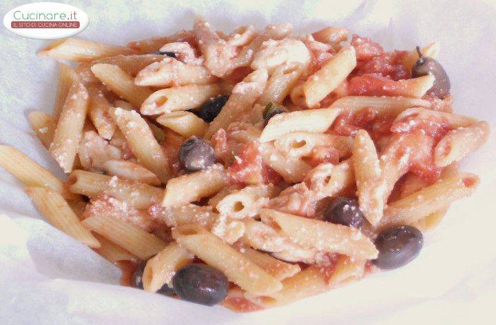 Penne al cartoccio con Olive di Gaeta e Mozzarella preparazione 6